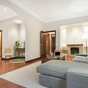 spacious-and-contemporary-flat-in-business-district.topbarcelonahotels.com/